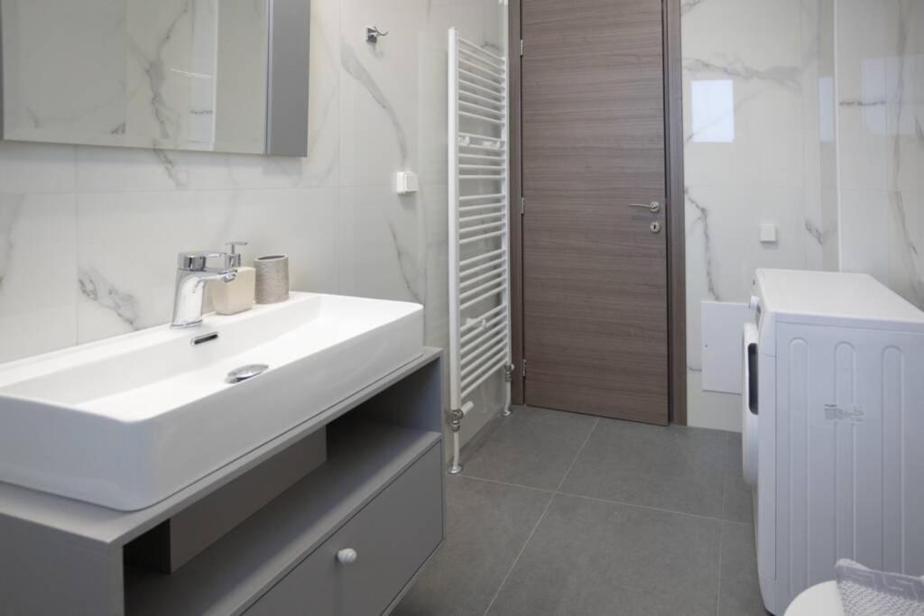 Mela Luxury Apartments Maroulás Exteriér fotografie